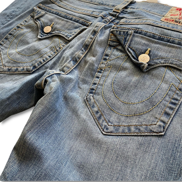 True Religion Ricky Men's Denim Jeans 33 Medium Wash Front Fade EUC - Picture 10 of 12